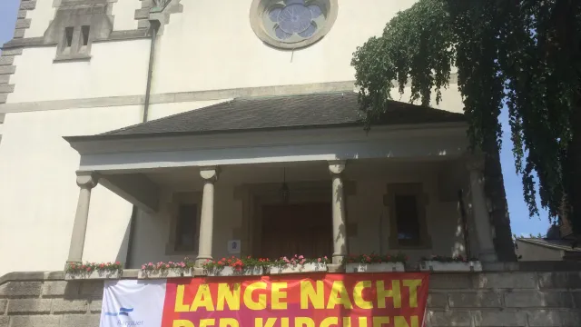 Lange Nacht der Kirchen in Rheinfelden (Foto: Leszek Ruszkowski) Lange Nacht der Kirchen in Rheinfelden — Transparent vor der reformierten Kirche in Rheinfelden (Foto: Leszek Ruszkowski)