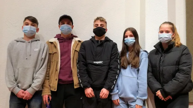 Gruppenbild von li. nach re. Luca, Luis, Jerom, Sophie, Lya. Es fehlt Leon Marchetti (Foto: Stefanie Schmid) Gruppenbild von li. nach re. Luca, Luis, Jerom, Sophie, Lya. Es fehlt Leon Marchetti (Foto: Stefanie Schmid)